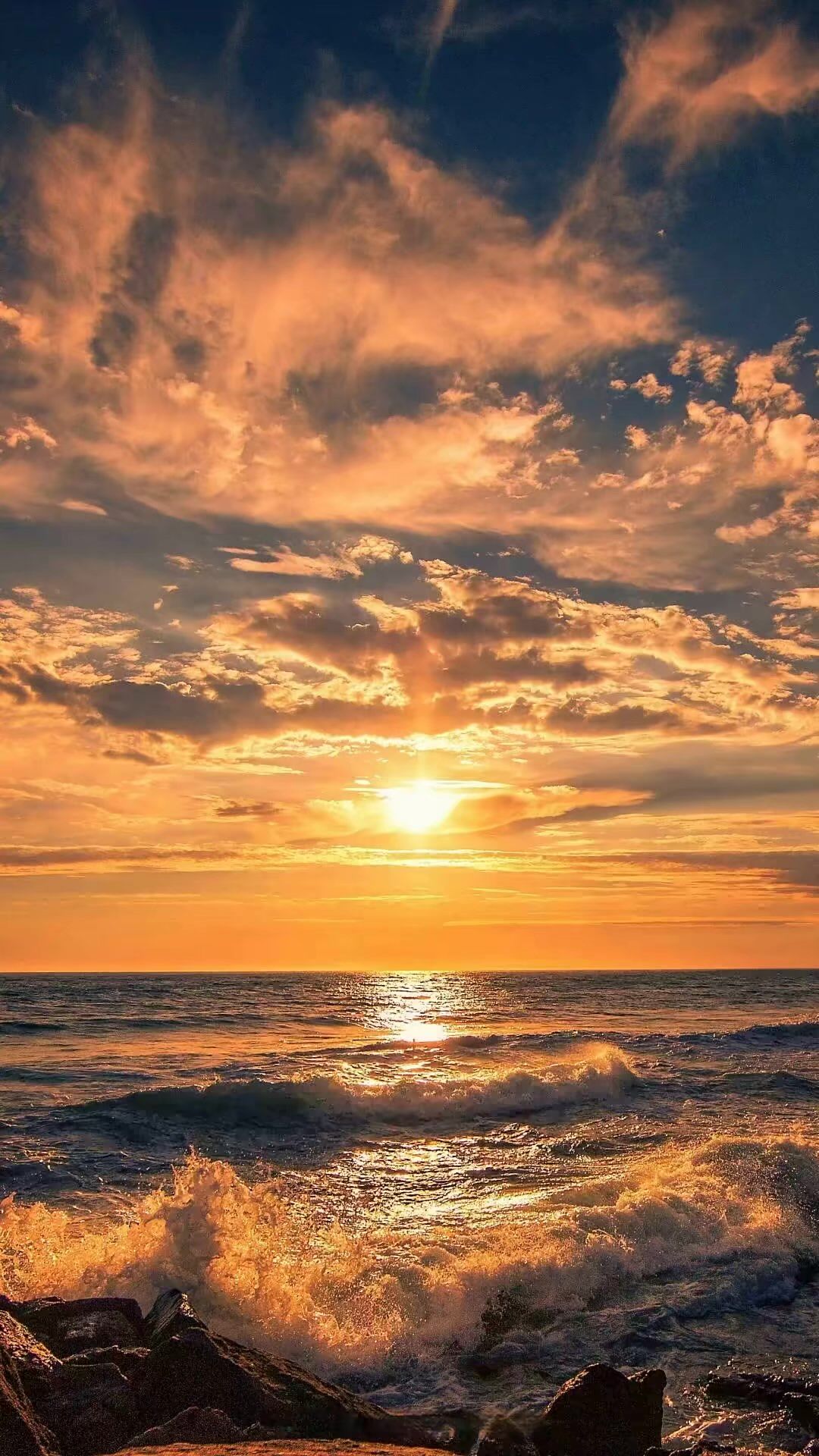 晚霞染红了天空