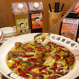 会主动介绍他们家的的招牌酸菜鱼 几乎是每桌必点！