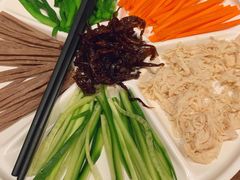 鸡丝凉米线-云海肴·汽锅鸡·云南菜(美罗城店)