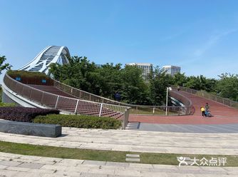 澹台湖景观桥因独特的“8”字形结构,被大家俗称为“8