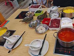 -杨老板·海鲜集市火锅·鲜切牛肉(中防万宝店)