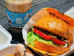 脆椒辣炒牛肉汉堡-JPG canteen(广州寺右公馆店)