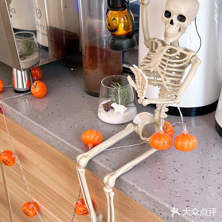 这家咖啡店万圣节气息拉满～