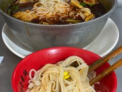 -铁锅哥米线