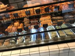 面包甜点陈列柜-81BAKERY(大学路店)
