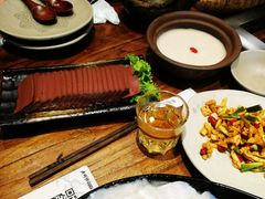 -老牌坊云南鱼豆花火锅(爱建店)