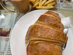 牛油腿蛋牛角包-黄恩记茶餐厅(杨箕店)