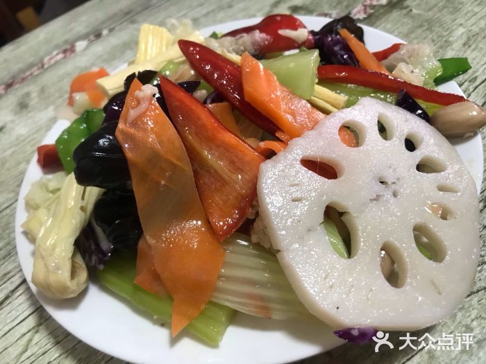 王三姑牛肉饼素什锦图片