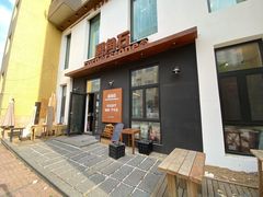 门面-房角石咖啡与书(吉大南校店)