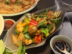 -大头虾越式风味餐厅(光明广场店)