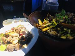 泥炉碳锅牛蛙-西街夜油条·麻团包乌饭