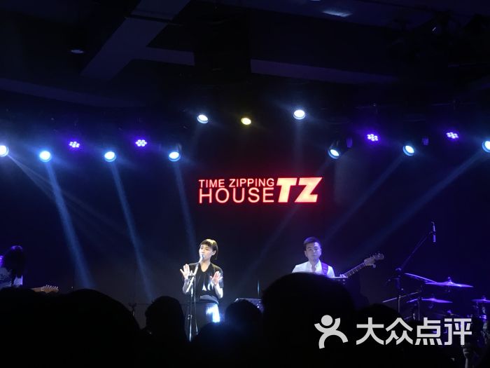 tzhouse弹指之间音乐酒吧(瑞虹天地月亮湾店)图片 第8张