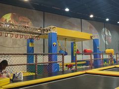 -极限Jump蹦床·新潮玩运动世界·室内乐园·团建·派对中心