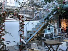 -喵屿·大理花园猫咖