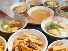 -松树干拌面店