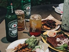 -东海岸人工湖美食村