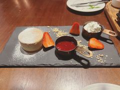 -恰餐厅及酒吧 CHAR Bar & Grill (北京丽都皇冠假日店)