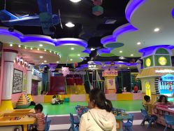 -菲菲羊乐园(临平银泰城店)