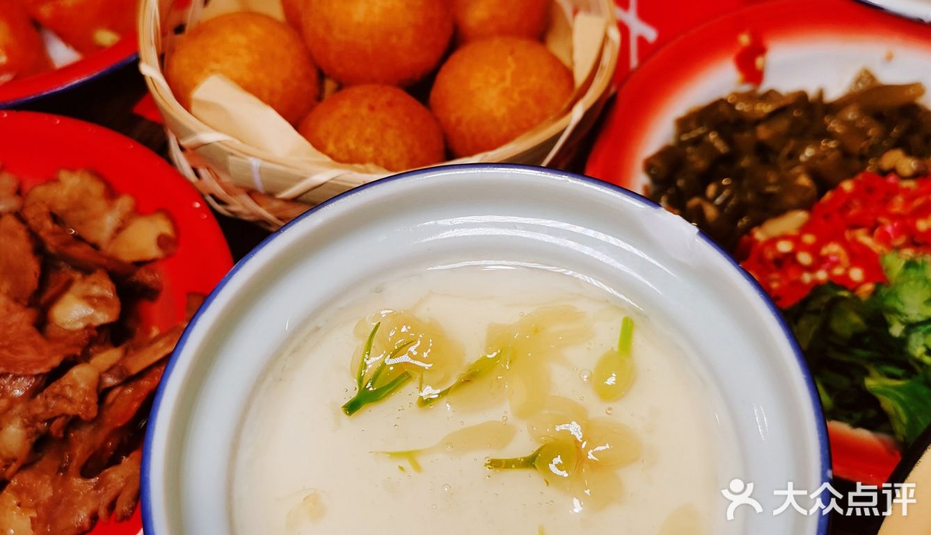 🎈地气小吃魅力大🔥上班族的吃喝据点🍜