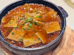 -帅巴人舅母子腊蹄民俗村