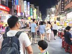 -六合夜市