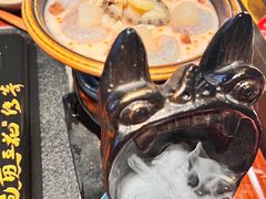 -老牌坊云南鱼豆花火锅(哈西万达店)