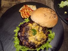 -HIGH FIVE哈福手工汉堡(桂林路店)