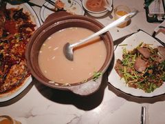 洪湖藕汤-小凤庭·地道湖北菜武昌鱼·铫子藕汤(黄鹤楼店)