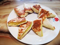 黄米烙-小船渔村•大连菜•大连焖鱼(明泽街店)