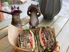 招牌吞拿鱼厚蛋三明治-萤火虫咖啡(后海店)