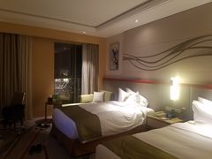 -苏州汇融广场假日酒店