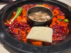 鸳鸯锅-爱你您·自家鱼塘·活水喷泉鱼火锅(八里店)