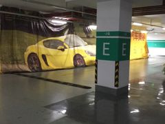 -国华国际广场-地下停车场