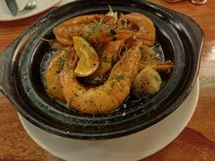 蒜香带头油焖活虾-羽深肉铺 Steak & Wine