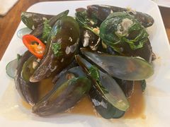 -两兄弟Song Pee Nong(2号店)