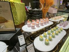 -广州万富希尔顿酒店·感趣自助餐厅·金秋蟹宴生蚝海鲜刺身