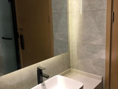 -IU酒店(兰州西关十字地铁站店)