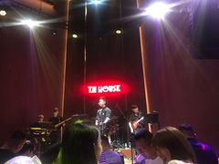 -TZ House音乐现场(来福士中心店)