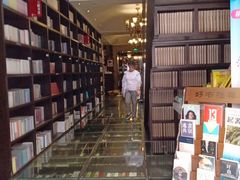 -钟书阁(松江泰晤士小镇店)