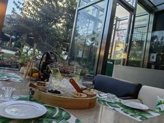 -亮马河饭店翠雅咖啡厅