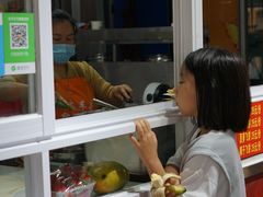 -三亚火车头万人海鲜广场