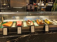 -广州万富希尔顿酒店·感趣自助餐厅·金秋蟹宴生蚝海鲜刺身