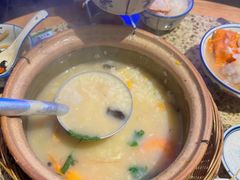 -瑞虹新天地月亮湾