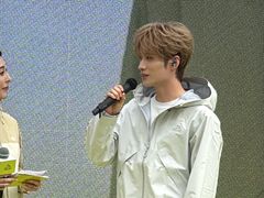 -王府井奥莱棋盘山小镇