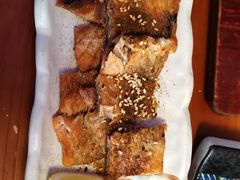盐烤三文鱼皮-鳗鱼家·深夜食堂(军博店)