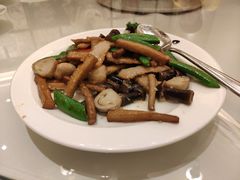 翠玉瓜野菌炒爽肉-利苑酒家(宜安广场店)