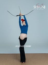 点击看大图 -十孕纪高端孕妇亲子摄影