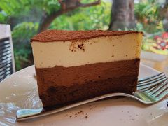 -Chom Cafe and Restaurant