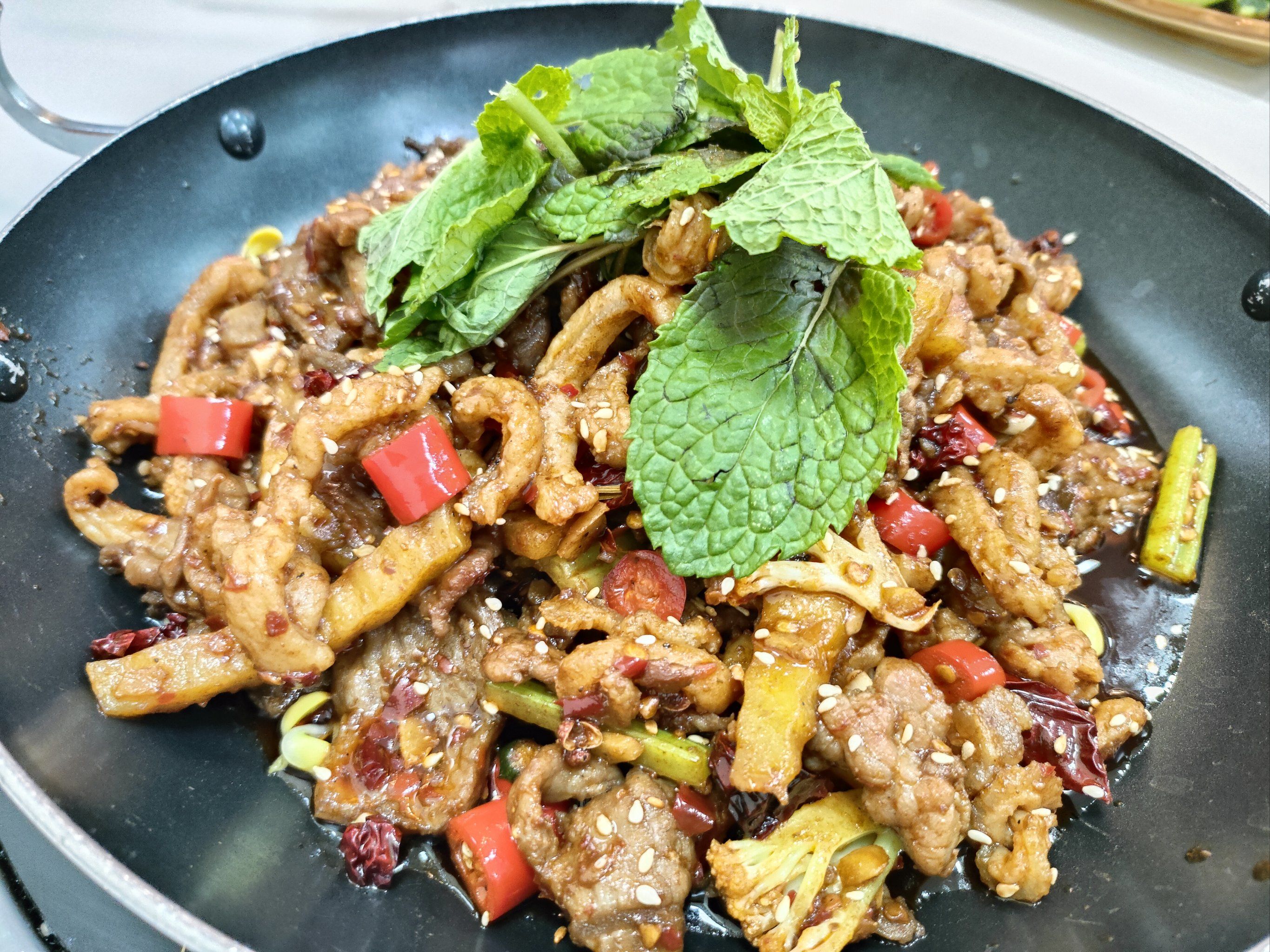 您的干锅牛肉,已上桌!