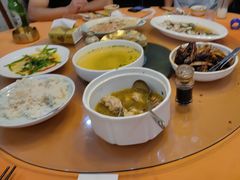 -亮河湾山庄